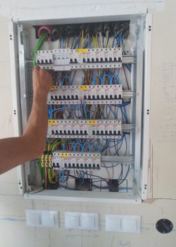 Instalación electrica en local comercial